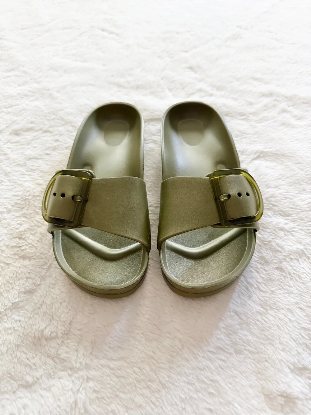 Time and Tru One Buckle Sandals Olive Green Size 7